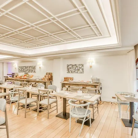 Szálloda Sercotel Arenal 3*