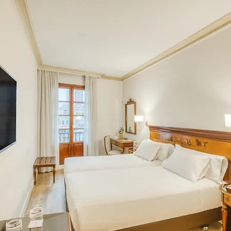 Sercotel Arenal Szálloda 3*