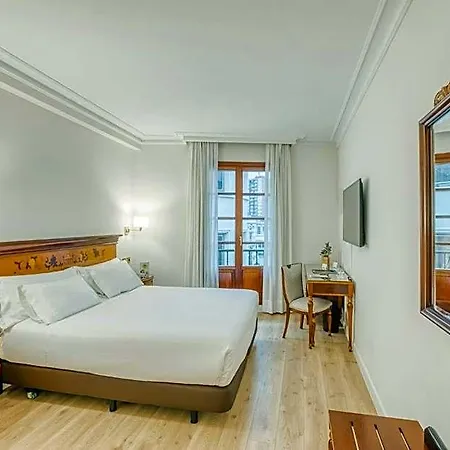 Hotel Sercotel Arenal