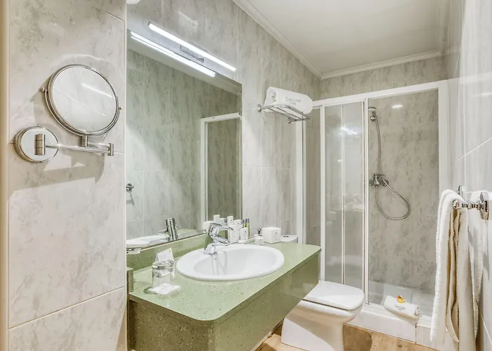 Sercotel Arenal Отель