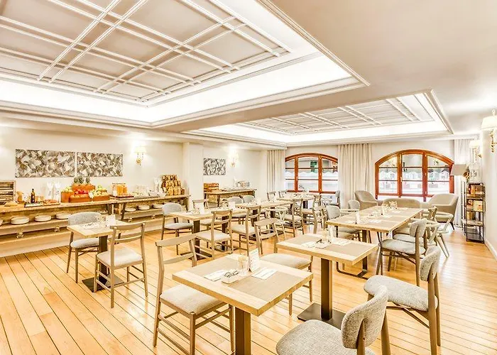 Sercotel Arenal ホテル